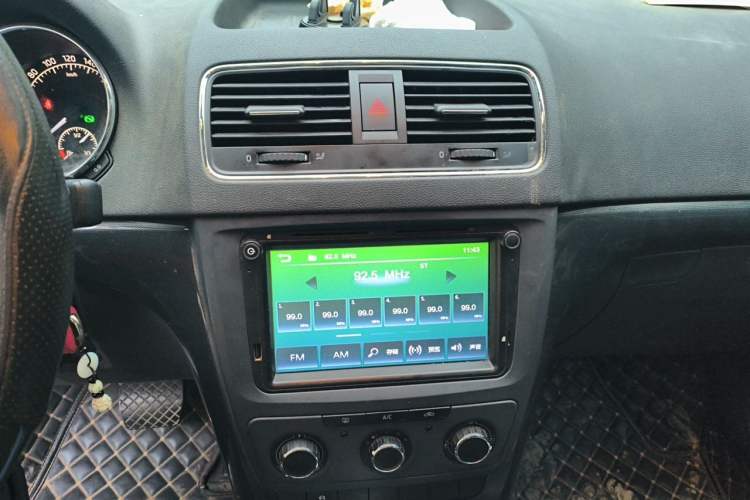 Used Skoda Yeti 2017 TSI280 DSG Car Enjoy Brothers Edition Audio And AC Panel