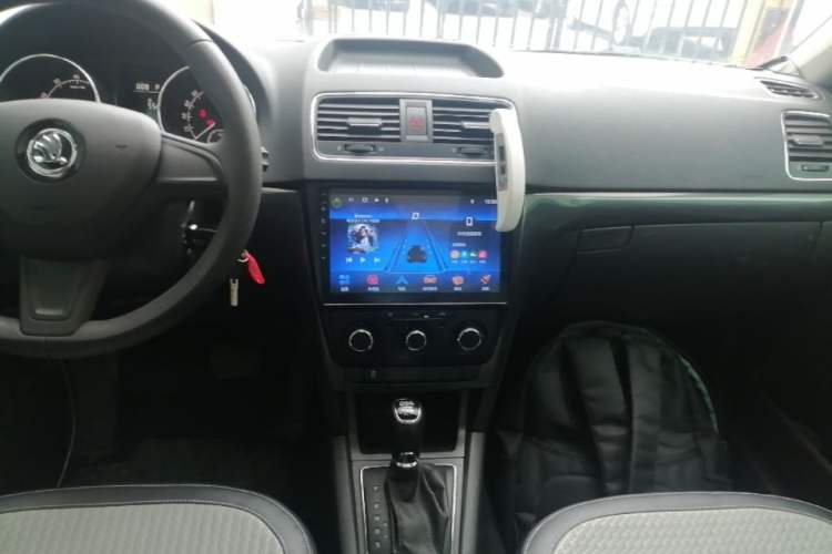 Used Skoda Yeti 2017 TSI280 DSG Advanced Edition Audio And AC Panel