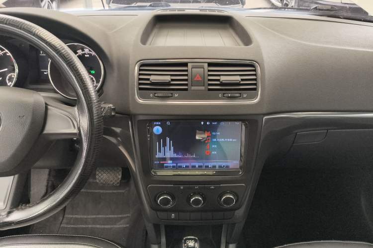 Used Skoda Yeti 2017 TSI280 DSG Advanced Edition Audio And AC Panel