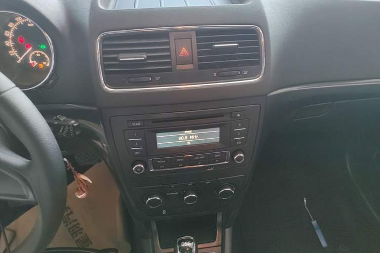 Used Skoda Yeti 2017 TSI280 DSG Advanced Edition Audio And AC Panel