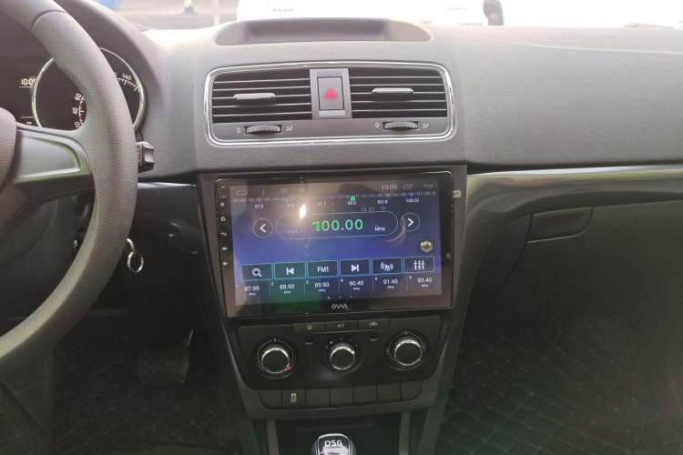 Used Skoda Yeti 2017 TSI280 DSG Advanced Edition Audio And AC Panel