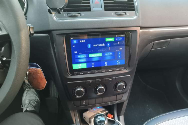 Used Skoda Yeti 2017 TSI280 DSG Advanced Edition Audio And AC Panel