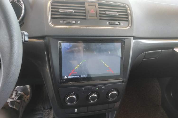 Used Skoda Yeti 2017 TSI280 DSG Advanced Edition Audio And AC Panel