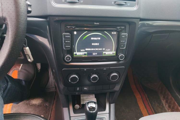 Used Skoda Yeti 2017 TSI280 DSG Advanced Edition Audio And AC Panel