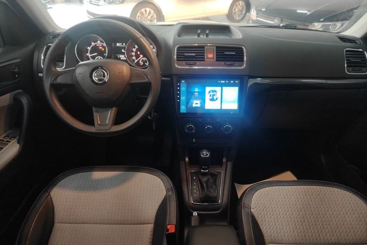 Used Skoda Yeti 2017 TSI280 DSG Advanced Edition Audio And AC Panel