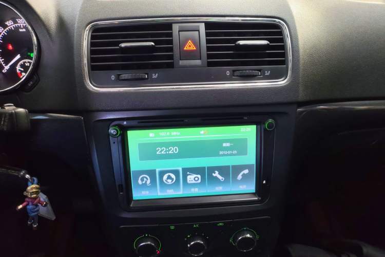 Used Skoda Yeti 2017 TSI280 DSG Car Enjoy Brothers Edition Audio And AC Panel