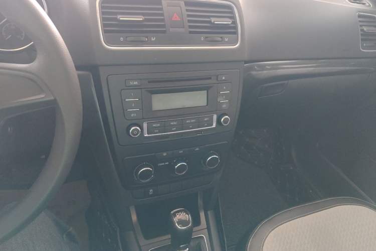 Used Skoda Yeti 2017 TSI280 DSG Advanced Edition Audio And AC Panel