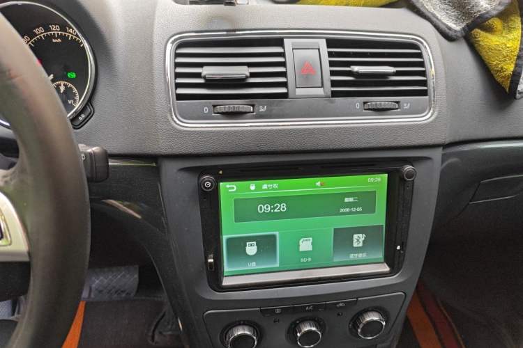 Used Skoda Yeti 2017 TSI280 DSG Car Enjoy Brothers Edition Audio And AC Panel