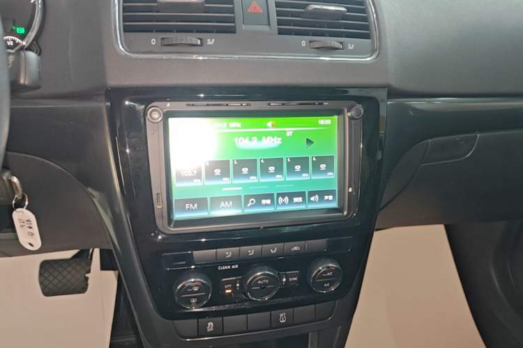 Used Skoda Yeti 2017 TSI280 DSG Innovation Edition Audio And AC Panel