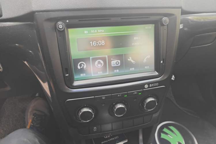 Used Skoda Yeti 2017 TSI280 DSG Car Enjoy Brothers Edition Audio And AC Panel