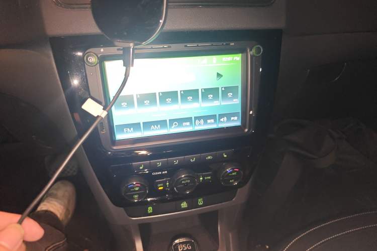 Used Skoda Yeti 2017 TSI300 DSG Luxury Edition Audio And AC Panel