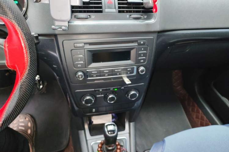 Used Skoda Yeti 2017 TSI280 DSG Advanced Edition Audio And AC Panel