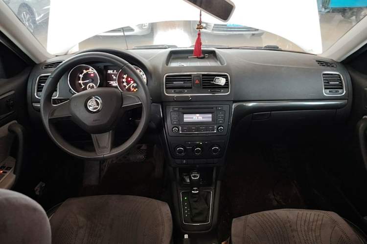 Used Skoda Yeti 2017 TSI280 DSG Advanced Edition Center Console
