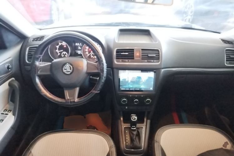 Used Skoda Yeti 2017 TSI280 DSG Advanced Edition Center Console