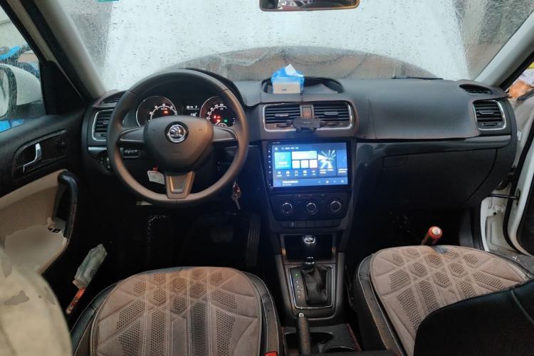 Used Skoda Yeti 2017 TSI280 DSG Advanced Edition Center Console