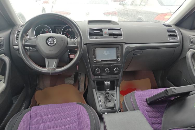 Used Skoda Yeti 2017 TSI280 DSG Advanced Edition Center Console
