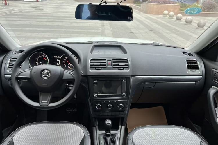 Used Skoda Yeti 2017 TSI280 DSG Advanced Edition Center Console