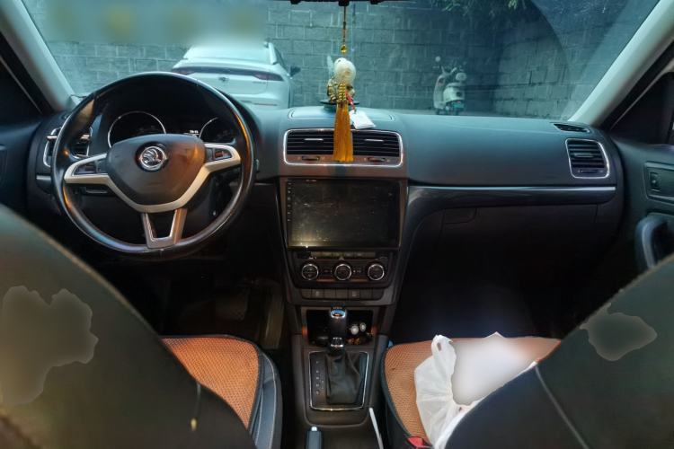 Used Skoda Yeti 2017 TSI280 DSG Innovation Edition Center Console