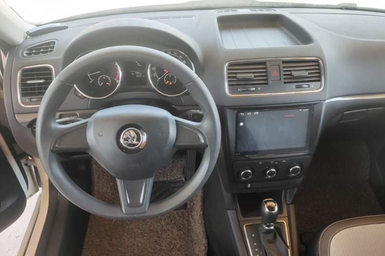 Used Skoda Yeti 2017 TSI280 DSG Advanced Edition Center Console