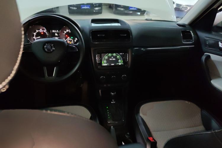 Used Skoda Yeti 2017 TSI280 DSG Advanced Edition Center Console