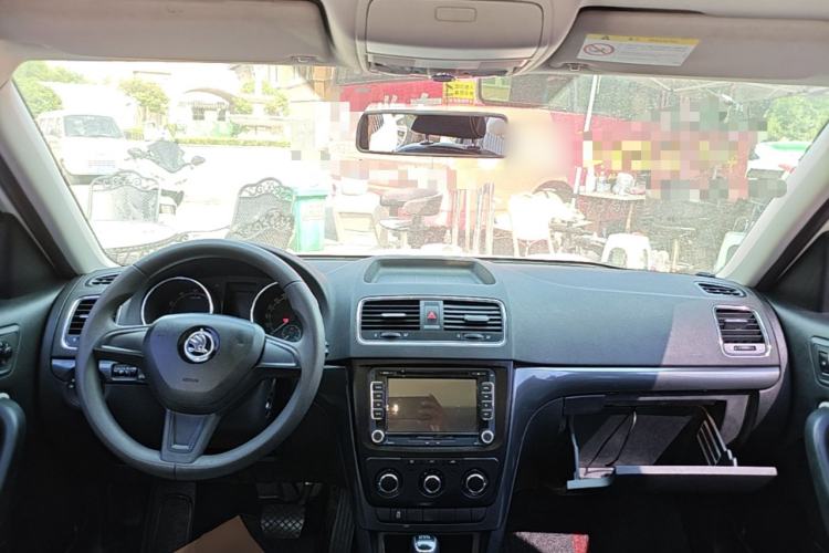 Used Skoda Yeti 2017 TSI280 DSG Advanced Edition Center Console
