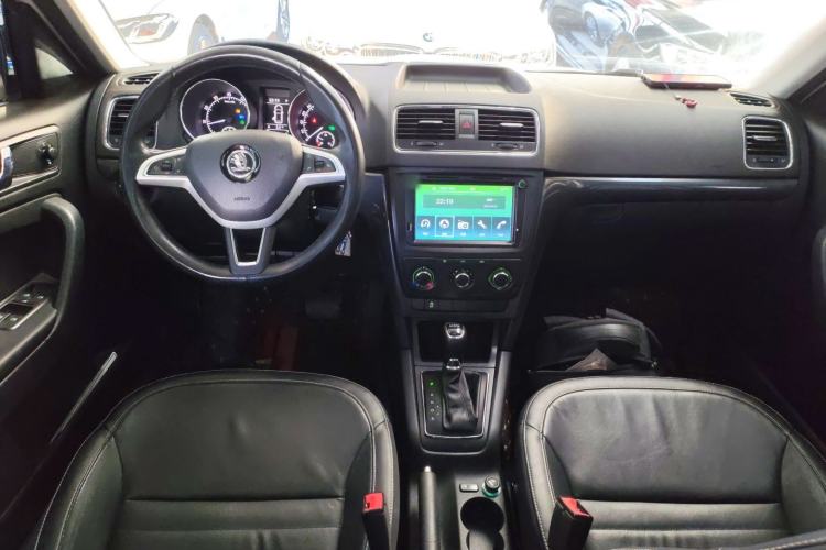 Used Skoda Yeti 2017 TSI280 DSG Car Enjoy Brothers Edition Center Console