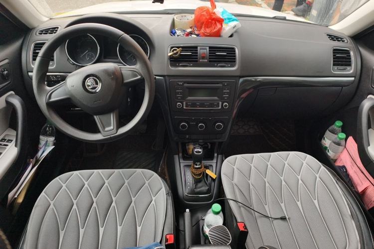 Used Skoda Yeti 2017 TSI280 DSG Advanced Edition Center Console