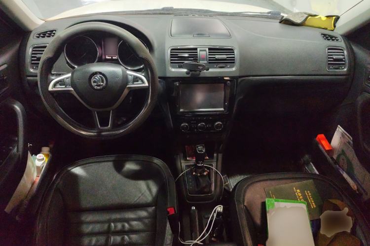 Used Skoda Yeti 2017 TSI280 DSG Innovation Edition Center Console