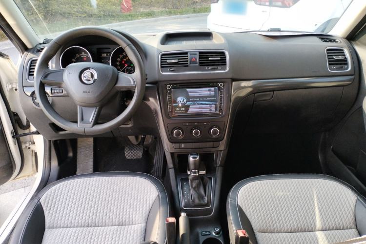 Used Skoda Yeti 2017 TSI280 DSG Advanced Edition Center Console