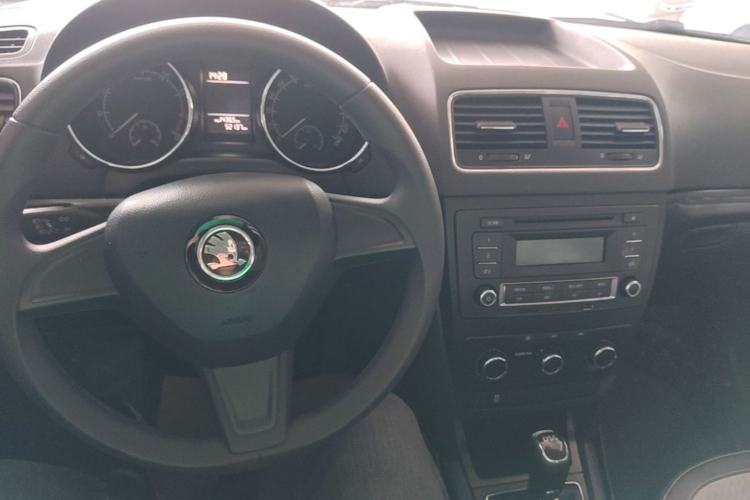 Used Skoda Yeti 2017 TSI280 DSG Advanced Edition Center Console