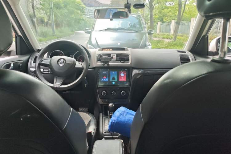 Used Skoda Yeti 2017 TSI280 DSG Advanced Edition Center Console