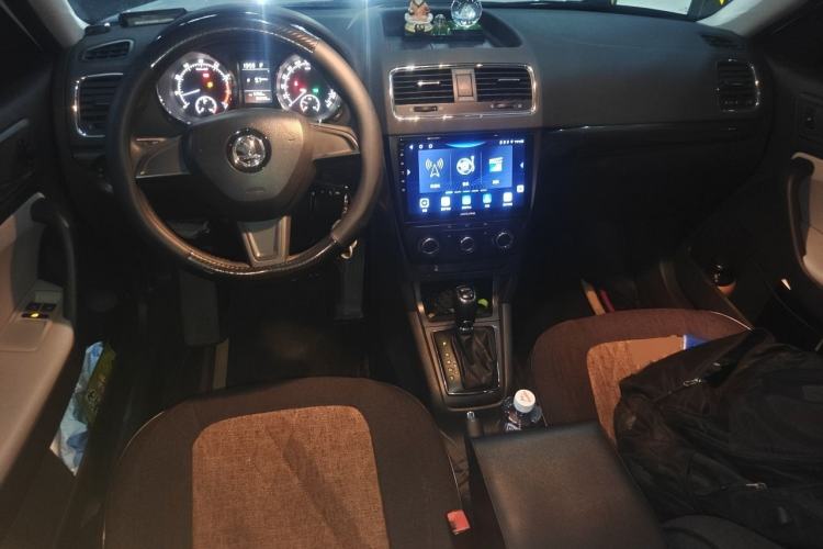 Used Skoda Yeti 2017 TSI280 DSG Advanced Edition Center Console