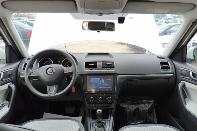 Used Skoda Yeti 2017 TSI280 DSG Advanced Edition Center Console