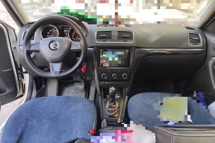 Used Skoda Yeti 2017 TSI280 DSG Advanced Edition Center Console