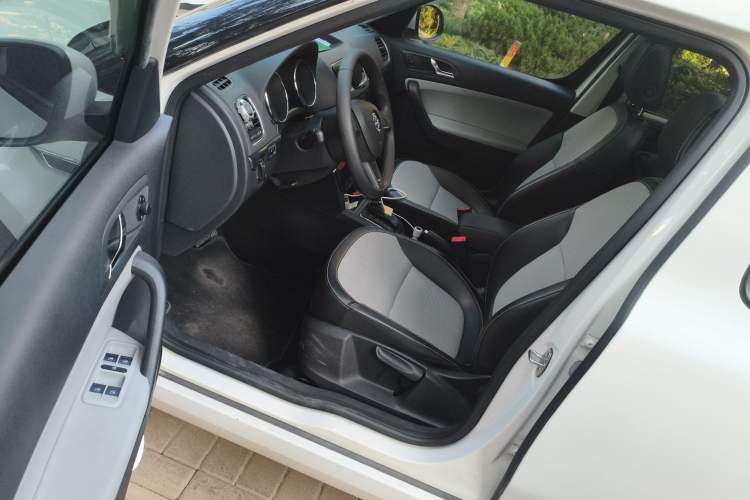 Used Skoda Yeti 2017 TSI280 DSG Advanced Edition Driver Seat
