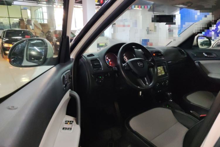 Used Skoda Yeti 2017 TSI280 DSG Advanced Edition Driver Seat