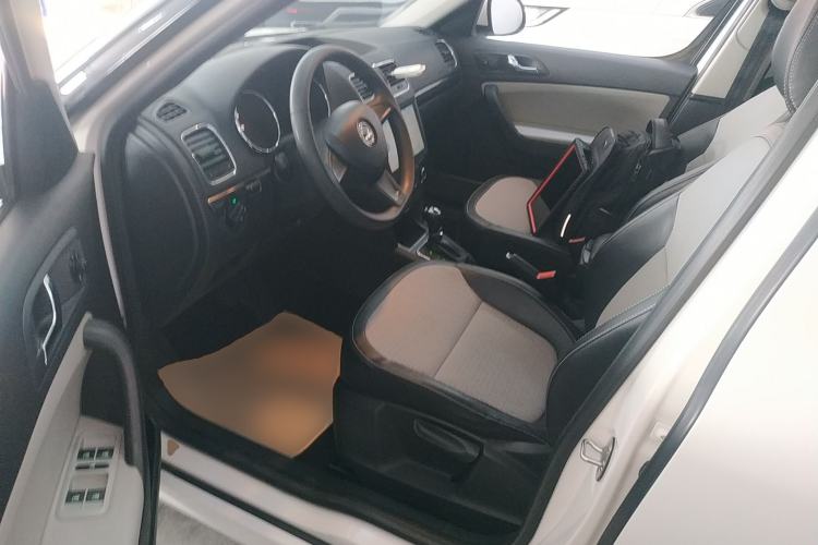 Used Skoda Yeti 2017 TSI280 DSG Advanced Edition Driver Seat