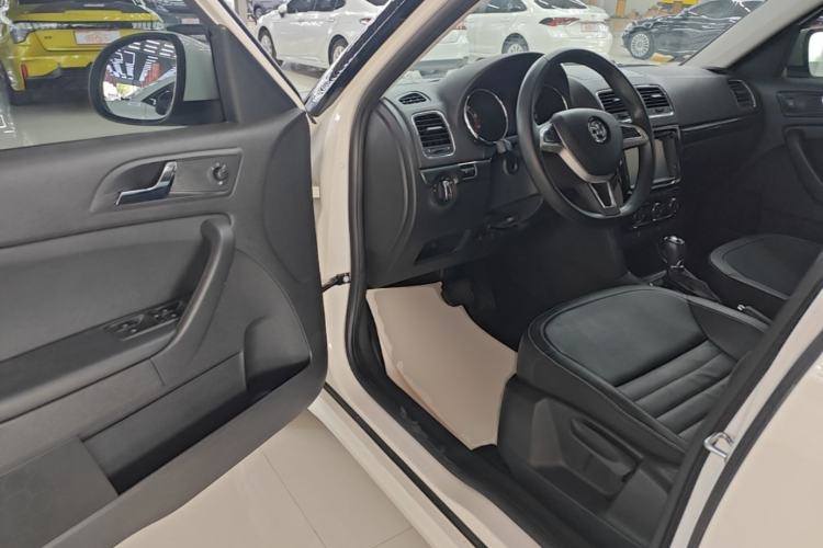 Used Skoda Yeti 2017 TSI280 DSG Innovation Edition Driver Seat