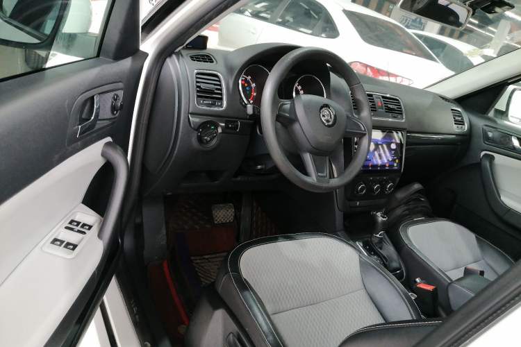 Used Skoda Yeti 2017 TSI280 DSG Advanced Edition Driver Seat