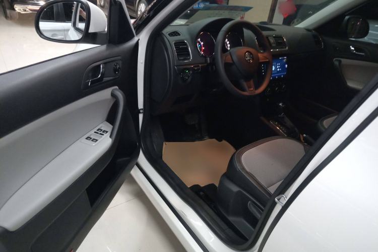 Used Skoda Yeti 2017 TSI280 DSG Advanced Edition Driver Seat