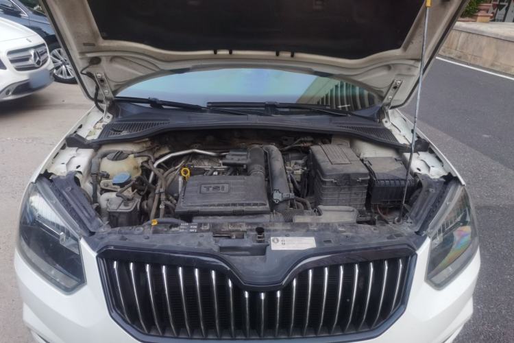 Used Skoda Yeti 2017 TSI280 DSG Innovation Edition Engine Bay
