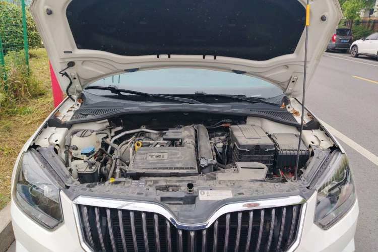 Used Skoda Yeti 2017 TSI280 DSG Advanced Edition Engine Bay