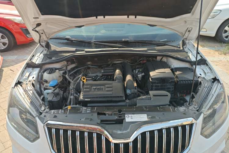 Used Skoda Yeti 2017 TSI280 DSG Advanced Edition Engine Bay