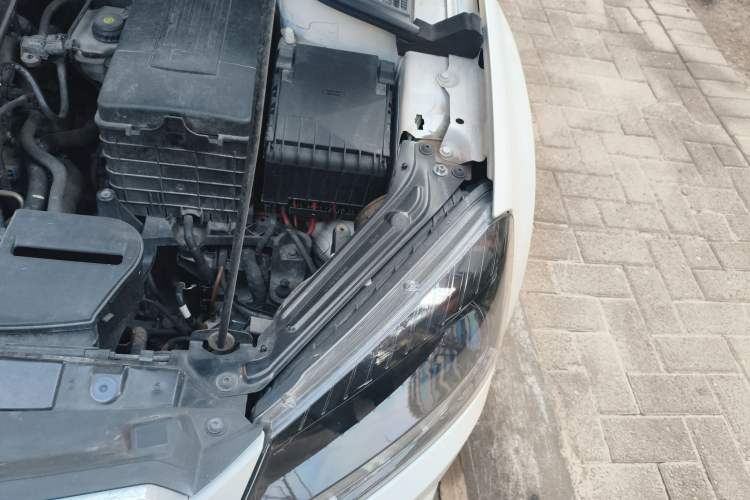 Used Skoda Yeti 2017 TSI280 DSG Advanced Edition Engine Bay Left