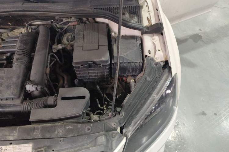 Used Skoda Yeti 2017 TSI280 DSG Innovation Edition Engine Bay Left