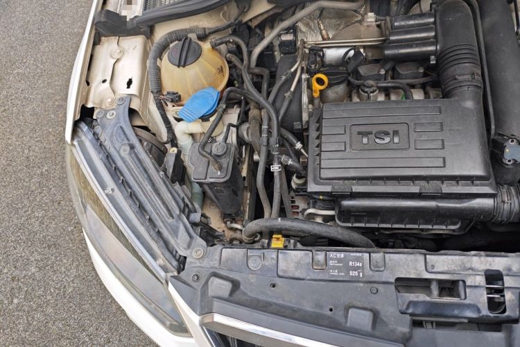 Used Skoda Yeti 2017 TSI280 DSG Car Enjoy Brothers Edition Engine Bay Right