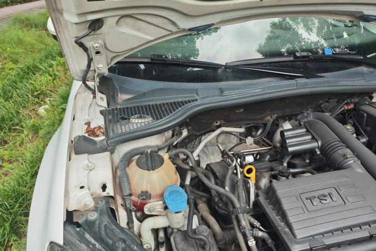 Used Skoda Yeti 2017 TSI280 DSG Advanced Edition Engine Bay Right