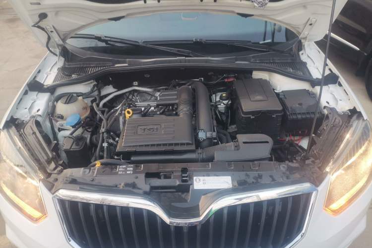 Used Skoda Yeti 2017 TSI280 DSG Car Enjoy Brothers Edition Engine Bay