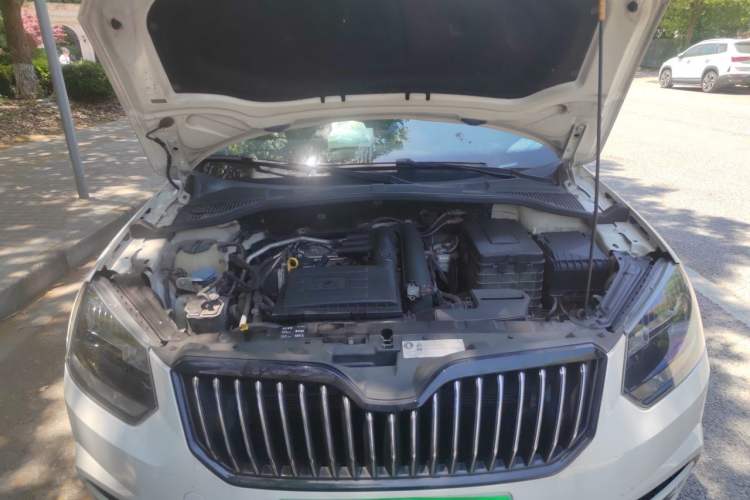 Used Skoda Yeti 2017 TSI280 DSG Innovation Edition Engine Bay