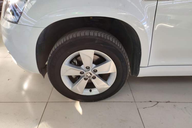 Used Skoda Yeti 2017 TSI280 DSG Car Enjoy Brothers Edition Exterior 3